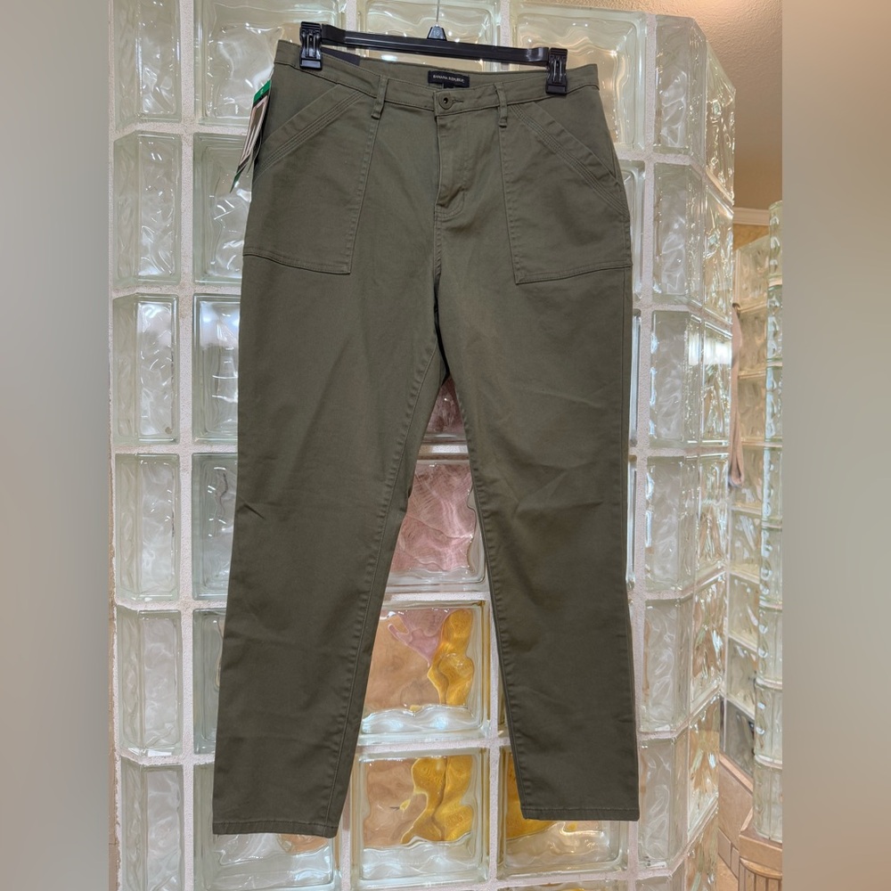 Banana Republic Khaki Cropped Pants